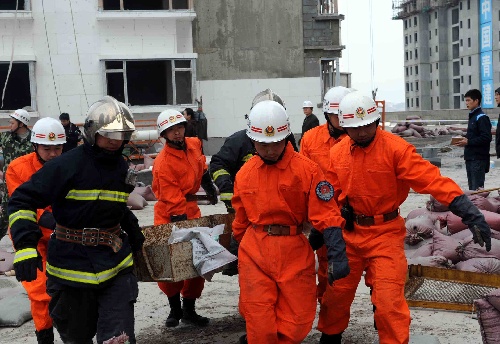 中铁建工青岛一项目发生坠落事故，深度分析与反思，中铁建工青岛项目坠落事故深度分析与反思