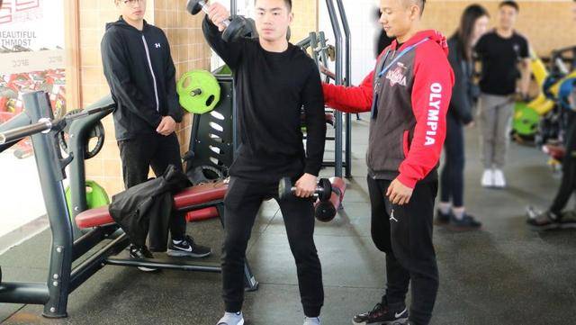 学健身教练要花多少钱？全面解读健身教练培训费用，全面解析，学健身教练究竟需要花费多少？