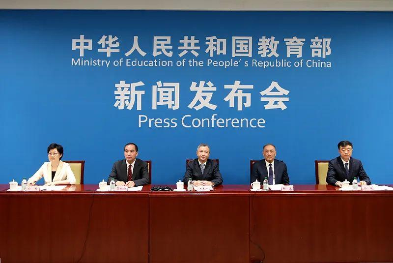新闻1+1，深度解析与多维度探讨，新闻深度解析与多维度探讨，新闻1+1专题报道