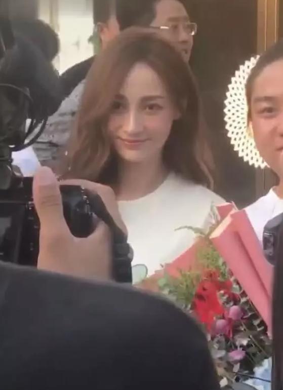 姚笛近照，时光流转中的优雅与坚韧，姚笛近照，时光雕琢的优雅与坚韧之美