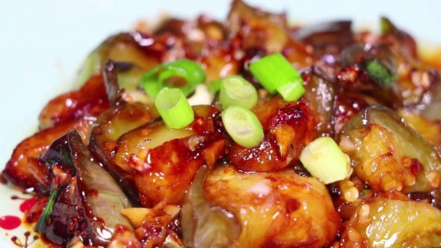 红烧茄子做法，一道家常美食的完美呈现，家常红烧茄子做法，完美呈现一道美味佳肴
