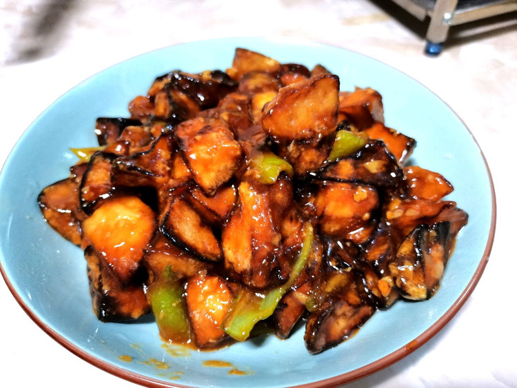 红烧茄子做法，一道家常美食的完美呈现，家常红烧茄子做法，完美呈现一道美味佳肴