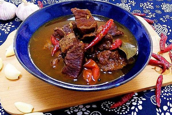 炖牛肉最忌讳两种佐料，深度解析与替代建议，炖牛肉的禁忌佐料及替代方案深度解析