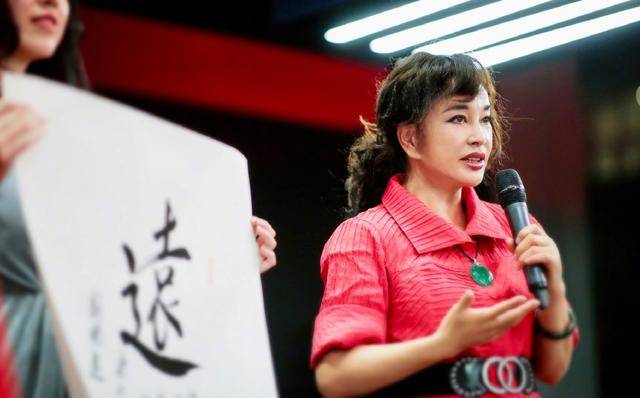 刘晓庆的真实年龄与简历，一位传奇女星的非凡人生，传奇女星刘晓庆，真实年龄与非凡人生简历揭秘
