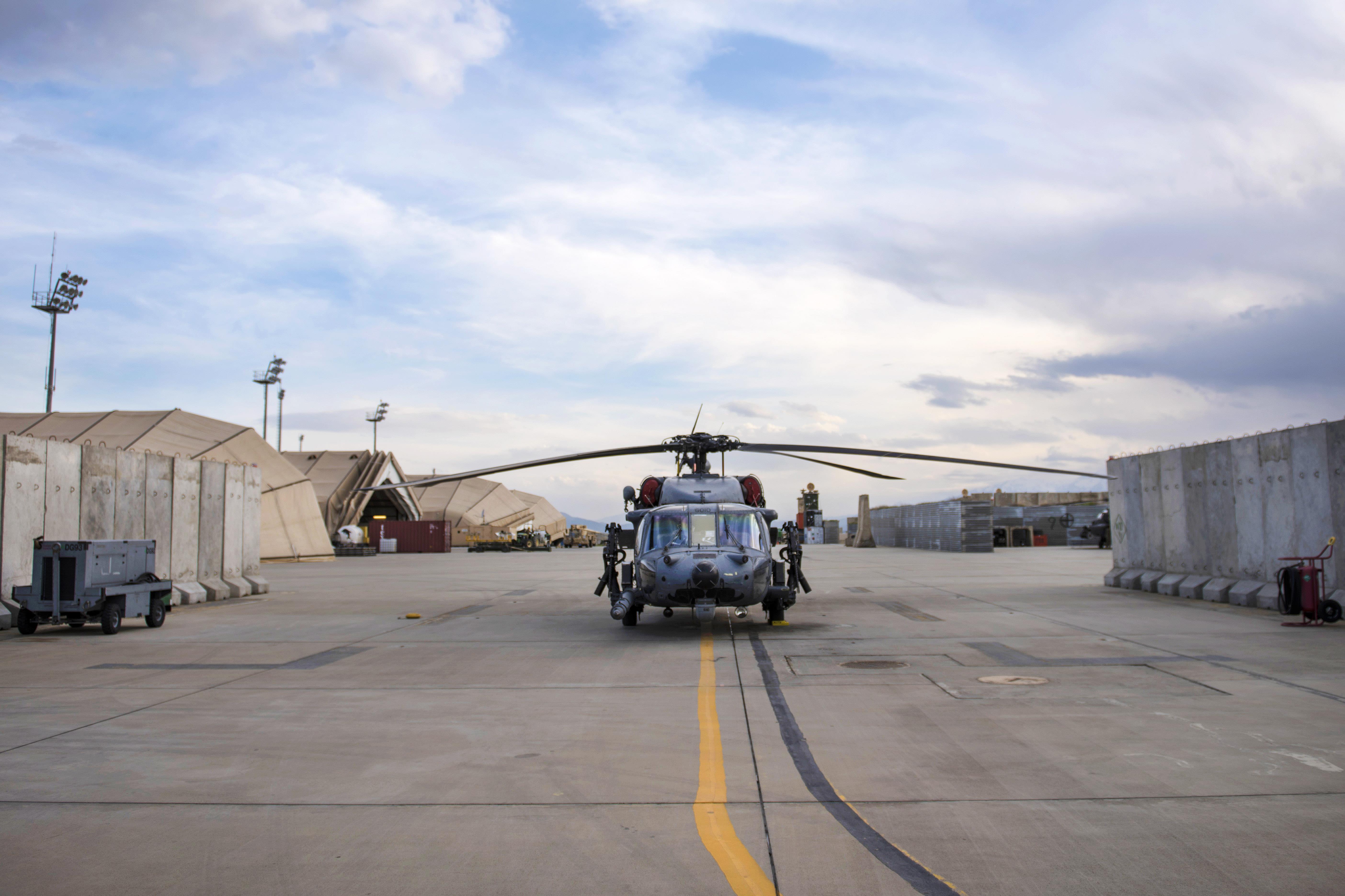NH90直升机与黑鹰直升机的对比，NH90直升机与黑鹰直升机对比解析