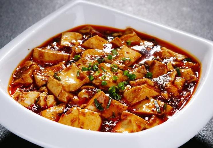 麻婆豆腐的经典做法，一道传统美食的细致呈现，麻婆豆腐经典做法，传统美食的细致呈现