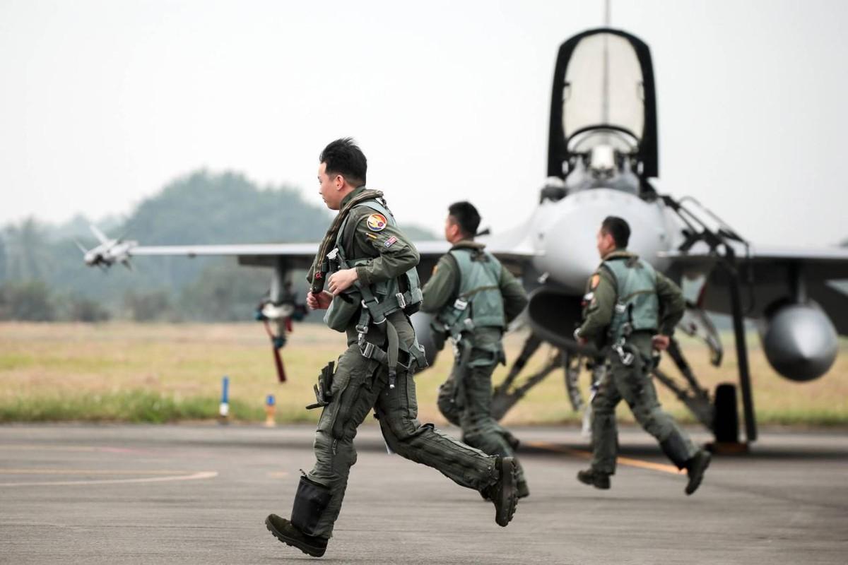 歼-12最高时速，中国空军力量的速度与骄傲，歼-12最高时速，中国空军力量的速度与骄傲展示