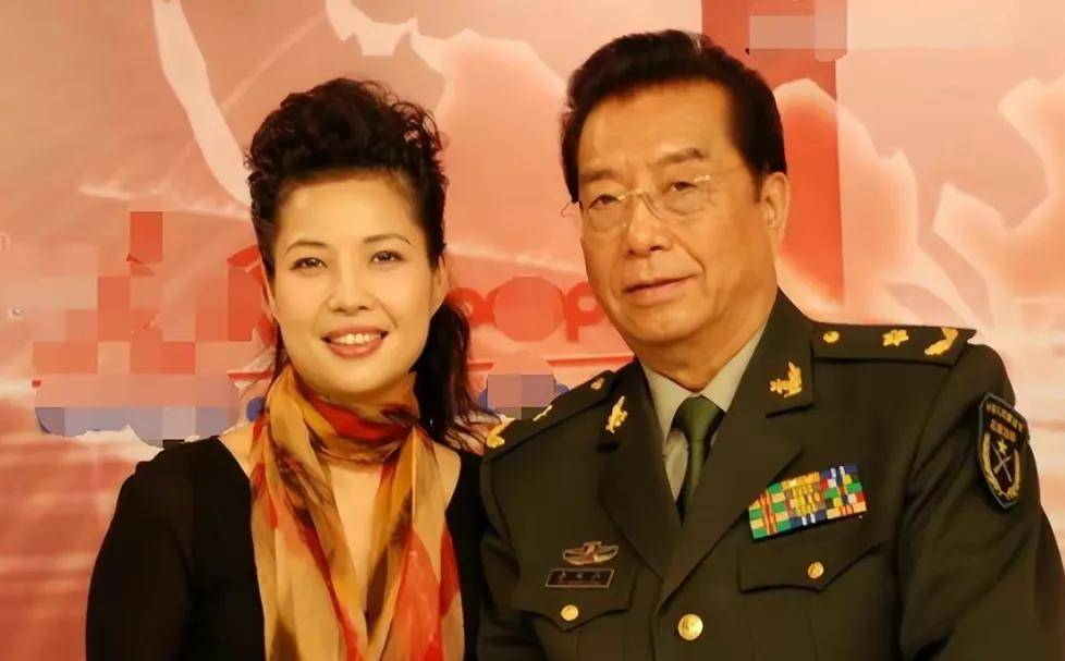关于李双江和蒋英的传闻是否真实，一场无根据的猜测与探究，李双江与蒋英传闻真相揭秘，无根据的猜测与探究