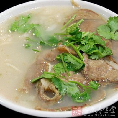 羊肉汤的家常做法，美味与健康并重，家常羊肉汤做法，美味与健康兼备的汤品