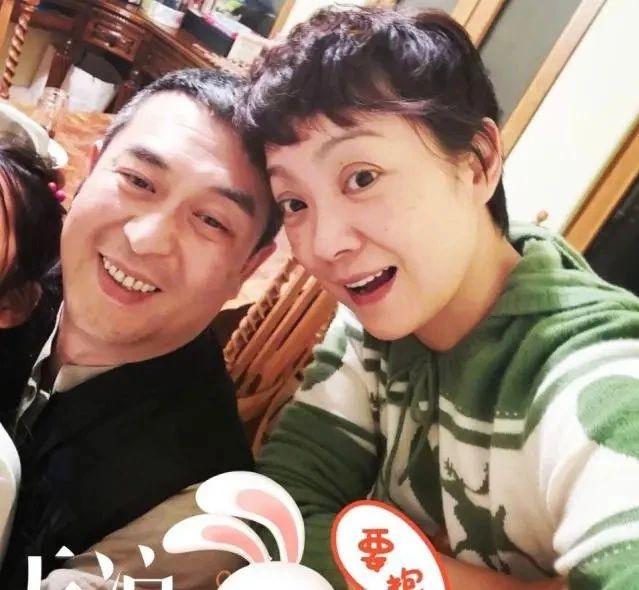 张嘉译前妻杜君的照片，探寻过往，尊重现在，张嘉译前妻杜君的过往，探寻照片中的故事，尊重当下时光