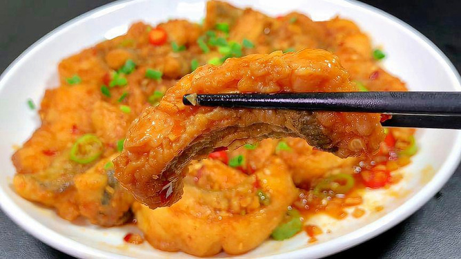 红烧鱼块的做法，一道家常美食的烹饪指南，家常红烧鱼块烹饪指南，美味鱼块制作步骤解析