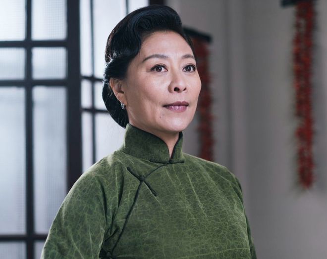 岳红的第一任丈夫是张嘉译吗——探寻娱乐圈的传闻真相，岳红第一任丈夫是张嘉译吗？揭秘娱乐圈传闻真相