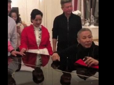 冯小刚与苗苗的初一情缘，一段不为人知的佳话，冯小刚与苗苗的初一情缘，一段鲜为人知的佳话