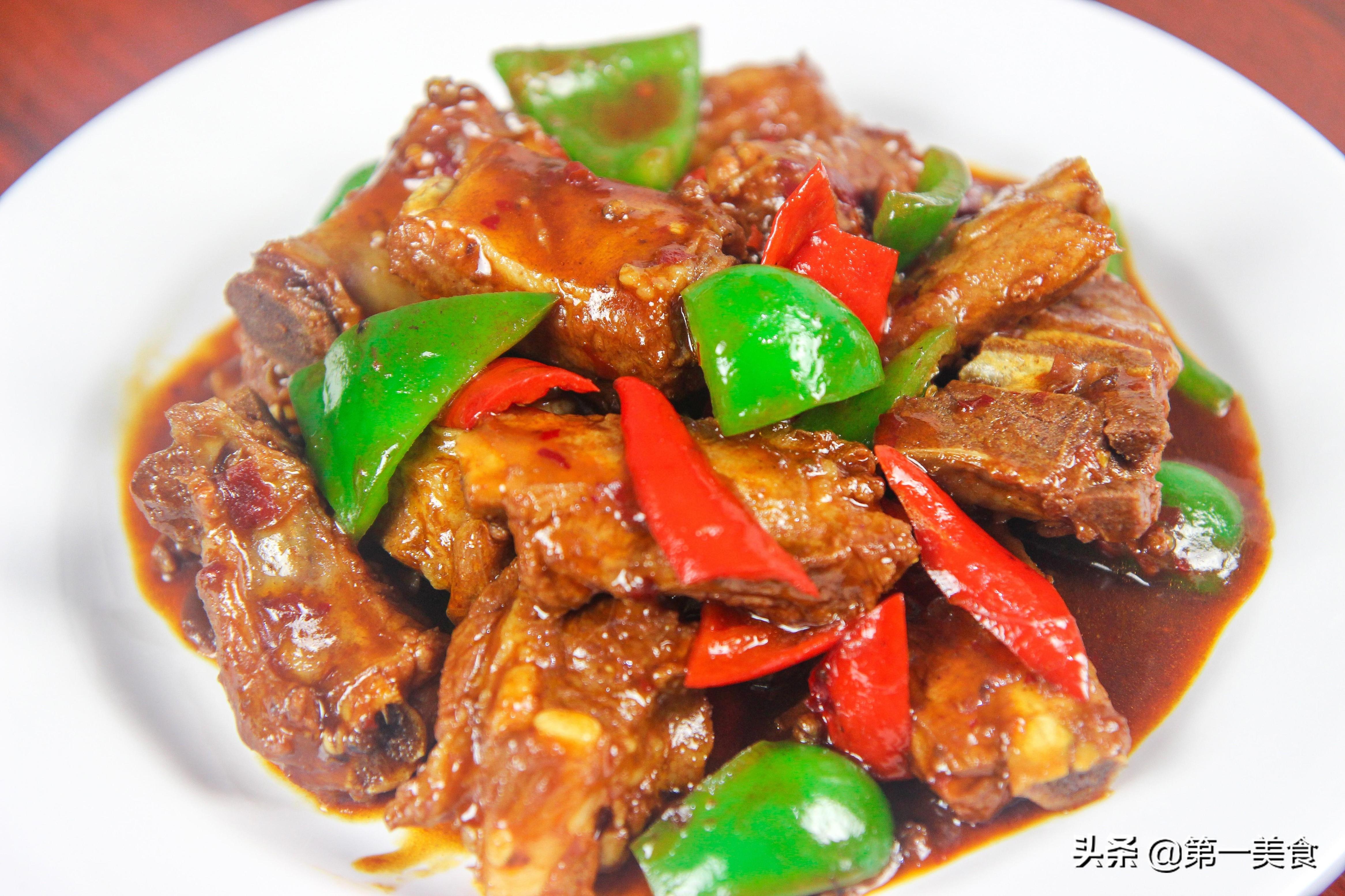 家常红烧排骨的做法，一道美味佳肴的详细指南，家常红烧排骨，美味佳肴的详细制作指南