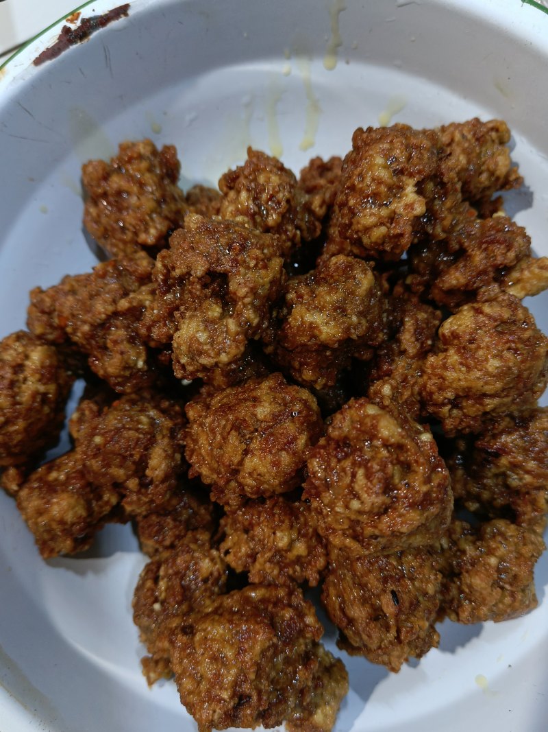 家常炸肉丸子做法详解，家常炸肉丸子制作教程