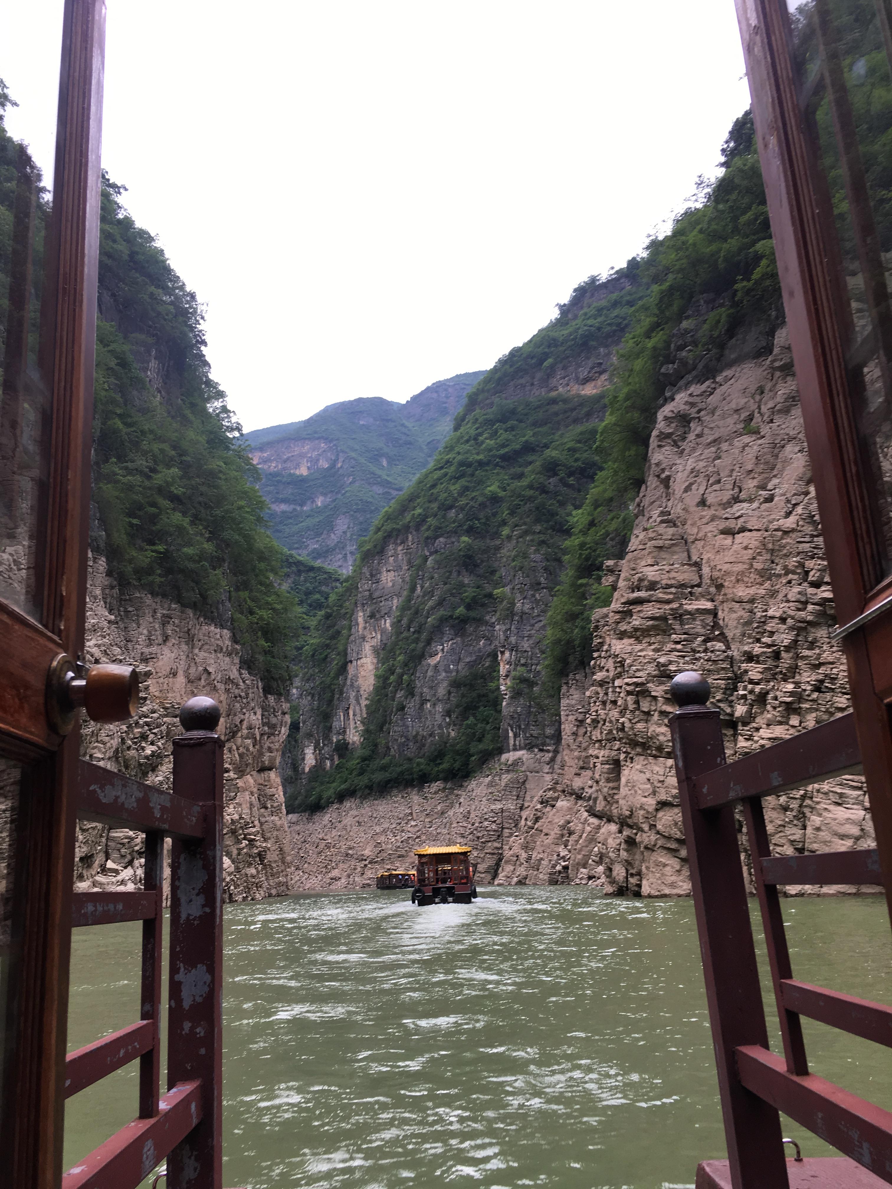 重庆至宜昌普通船票，沿江之旅的诗意航线，重庆至宜昌沿江之旅，诗意航线船票启程