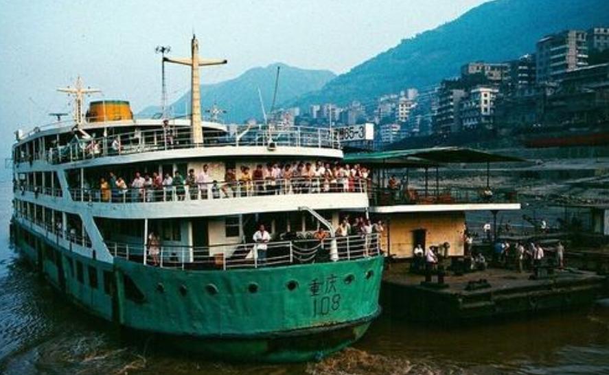 重庆至宜昌普通船票，沿江之旅的诗意航线，重庆至宜昌沿江之旅，诗意航线船票启程