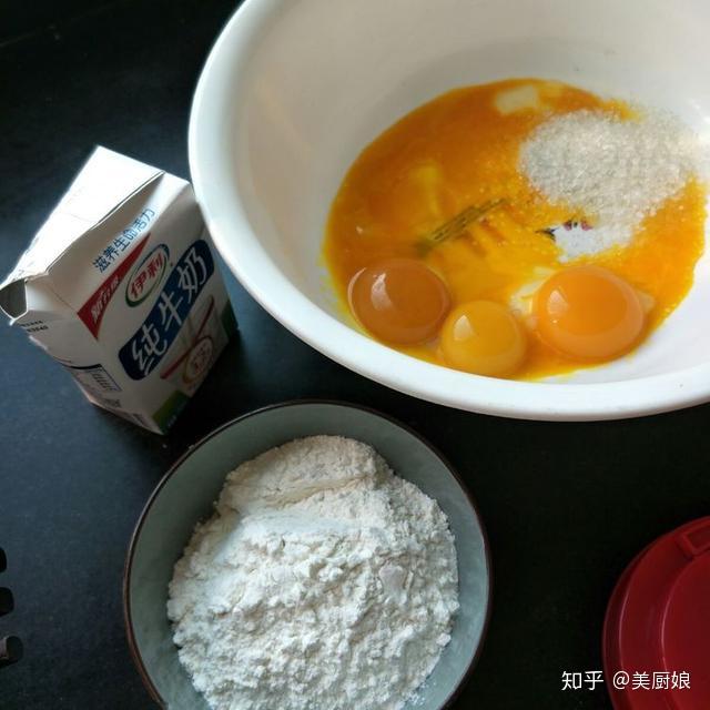 电饭锅制作美味蛋糕的详细方法，电饭锅制作美味蛋糕的教程