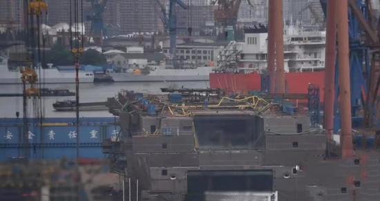关于075型船坞尺寸及排水量的探讨，关于075型船坞尺寸与排水量的深度解析