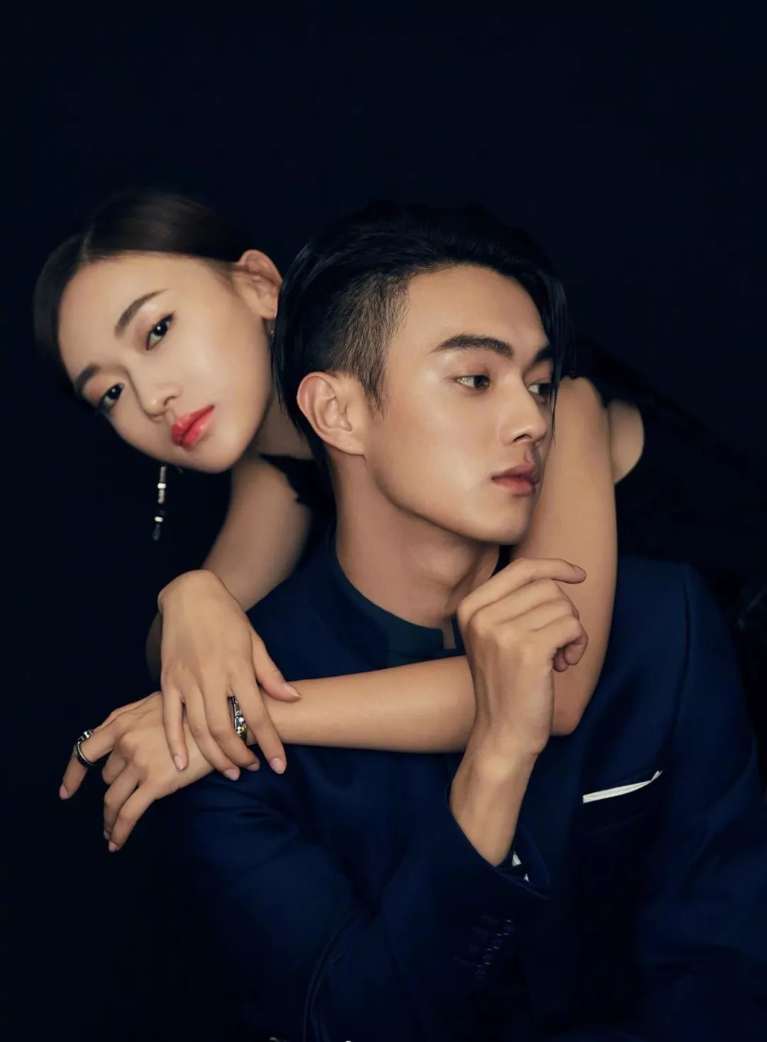 许凯与吴谨言主演的电视剧，演绎荧屏经典情侣的魅力和情感深度，许凯与吴谨言演绎荧屏情侣经典，魅力与情感深度之剧