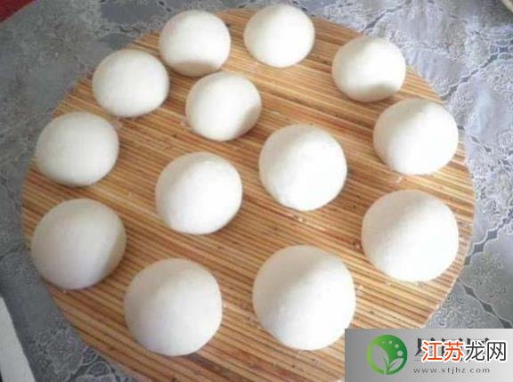 做馒头，如何发面才能松软可口，如何发面制作松软可口的馒头？