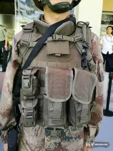 中国单兵装备多重，现代化战争背景下的装备革新与挑战，中国单兵装备现代化革新与挑战，装备重量与战争背景下的挑战