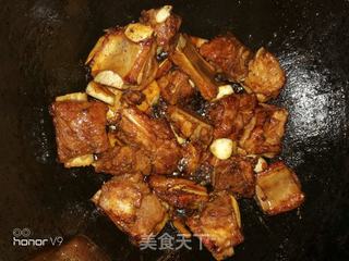 红烧排骨，一道家常佳肴的烹饪步骤，红烧排骨，家常佳肴的烹饪步骤详解