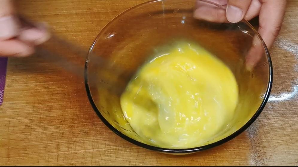 韭黄炒蛋，一道家常美食的制作方法，韭黄炒蛋家常制作方法大揭秘！