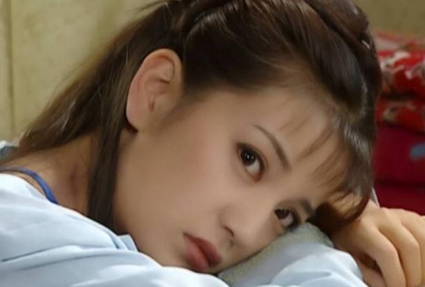 乾隆骑在小燕子身上的故事，权力与情感的交织，乾隆与小燕子的权力与情感交织，骑乘背后的故事