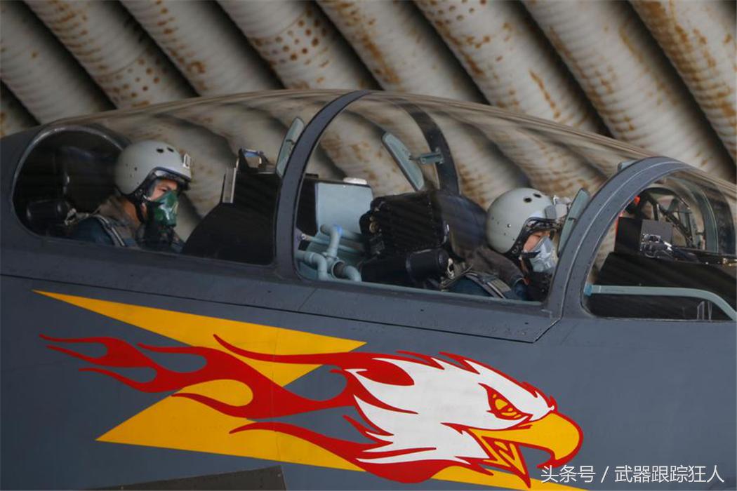战斗机怎么画帅气？一步步带你领略战斗机的魅力与绘画技巧，战斗机的魅力与绘画技巧，如何绘制帅气的战斗机？