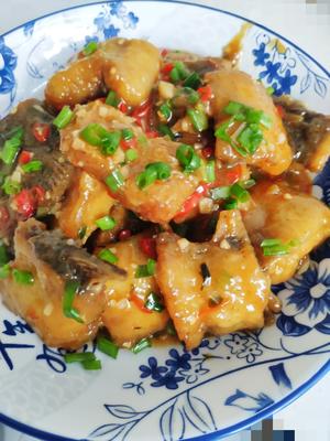 红烧鱼块，经典家常菜的烹饪方法与步骤，红烧鱼块，经典家常菜的烹饪指南