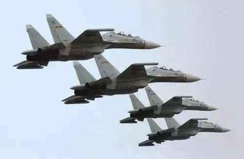 歼-15与F-15，空中巨人的对决，歼-15与F-15，空中巨人对决揭秘