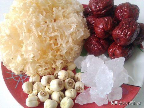正确银耳莲子汤的做法，美味与健康并重，正确银耳莲子汤做法，美味与健康兼备的滋补佳品