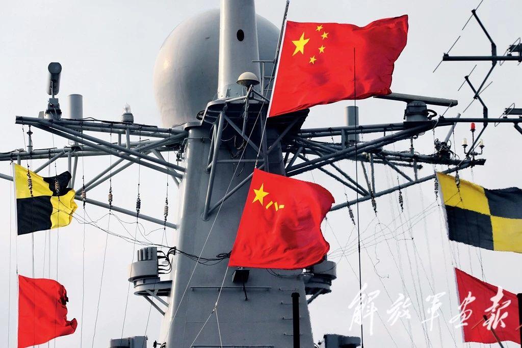 观看阅兵仪式的感悟，荣耀与力量的展现，阅兵仪式下的荣耀与力量，感悟国家荣耀的辉煌时刻
