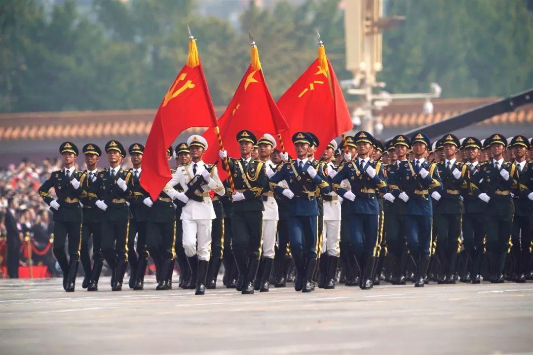 观看阅兵仪式的感悟，荣耀与力量的展现，阅兵仪式下的荣耀与力量，感悟国家荣耀的辉煌时刻