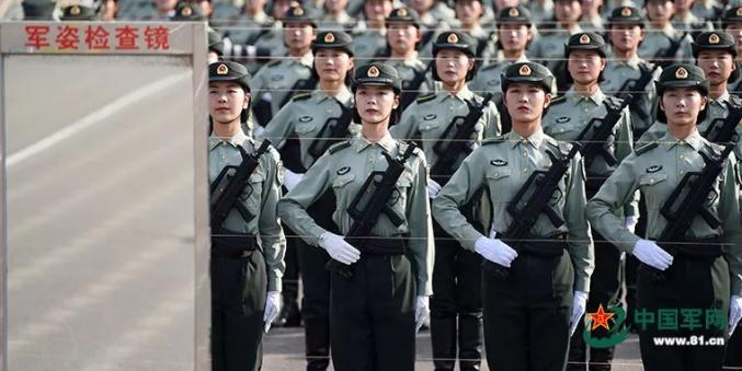 阅兵女兵退场视频，展现女性力量与荣耀的瞬间，阅兵女兵退场瞬间，展现女性力量与荣耀的壮丽时刻