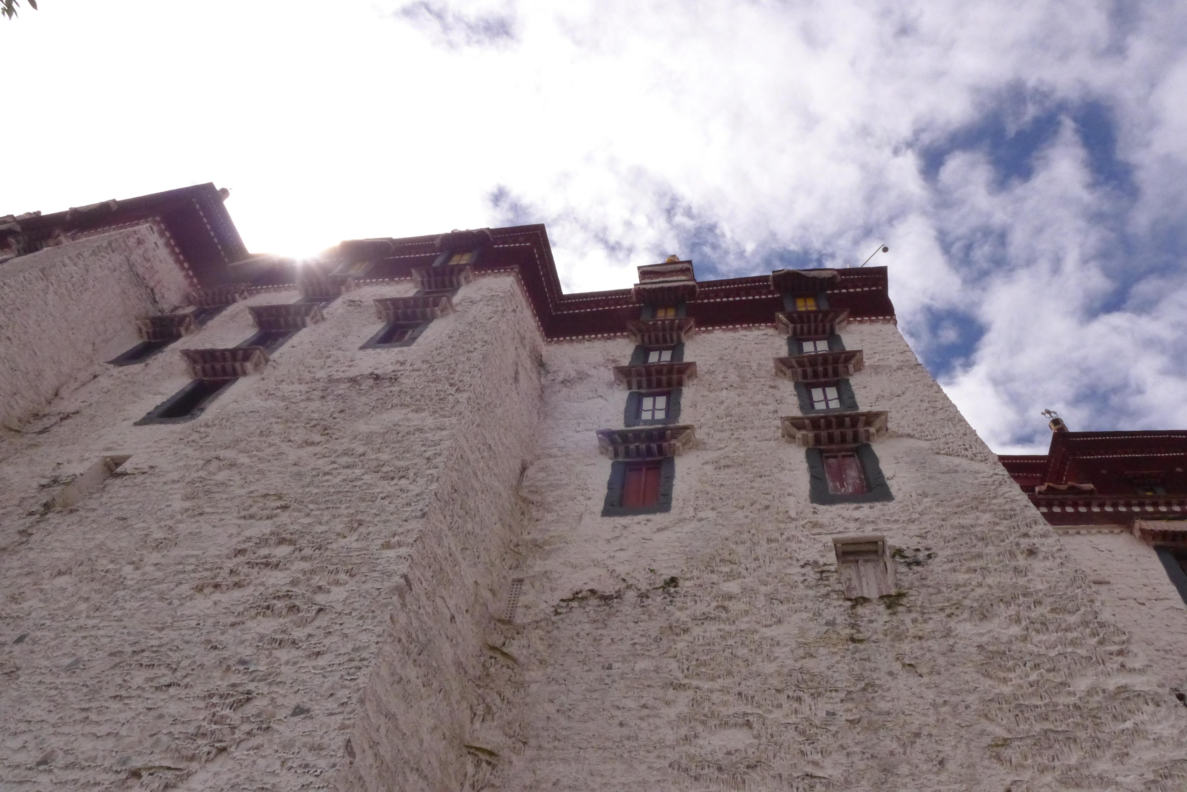 大昭寺与布达拉宫，西藏宗教文化的双璧，大昭寺与布达拉宫，西藏宗教文化的璀璨双璧