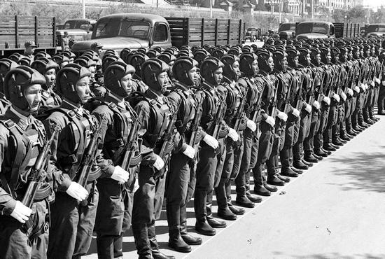 中国空降兵数量，揭示神秘面纱下的真相，揭秘，中国空降兵的真实数量