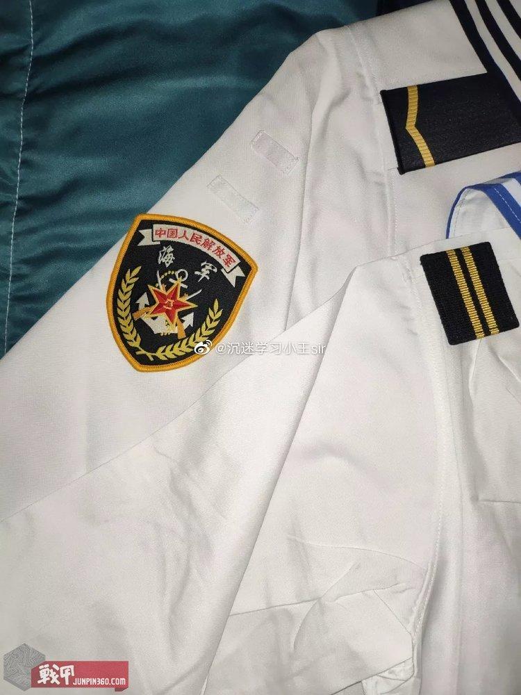 水兵服中的披肩，历史、功能与意义，水兵服披肩，历史沿革、功能与象征意义