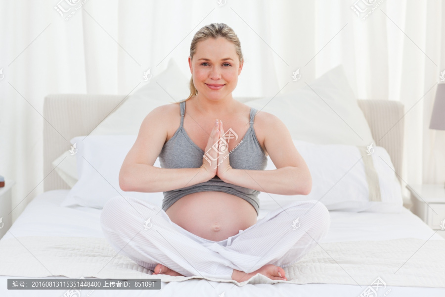 瑜伽床与孕妇的健康，7至9月孕妇的瑜伽实践，瑜伽床与孕妇健康，7至9月孕妇瑜伽实践指南