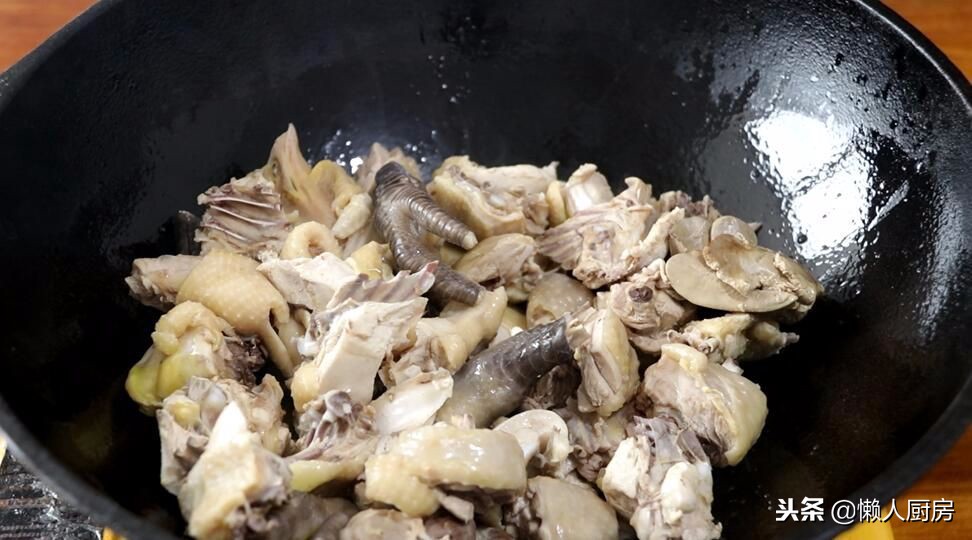 鸡的美味烹饪之道，如何烧出一只好吃的鸡，烹饪鸡的艺术，如何烧出美味可口的鸡肉