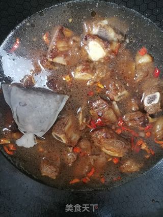 红烧牛排骨的正宗做法，传统与美味的完美结合，红烧牛排骨正宗做法，传统与美味的融合之道