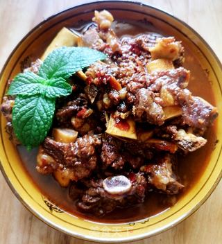 红烧牛排骨的正宗做法，传统与美味的完美结合，红烧牛排骨正宗做法，传统与美味的融合之道