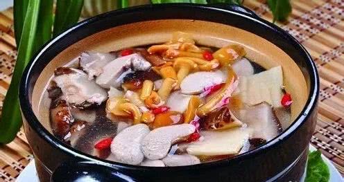 香菇炖鸡汤