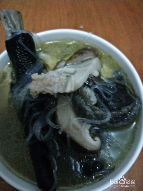 香菇炖鸡汤，功效与作用的深度解析，香菇炖鸡汤，功效与作用的全面解析