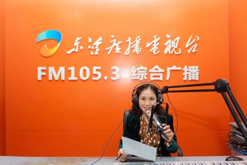 晓燕，军事节目主持人的风采，晓燕，军事节目主持人的魅力风采