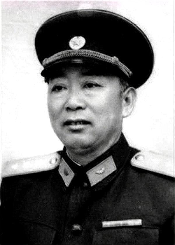 上将有哪些，探究高级军官的多元角色与特质，上将多元角色与特质探究，高级军官的领导力与担当