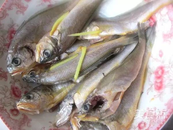 怎样做小黄鱼最好吃——一道家常美食的烹饪指南，家常美味烹饪指南，小黄鱼的最佳做法分享
