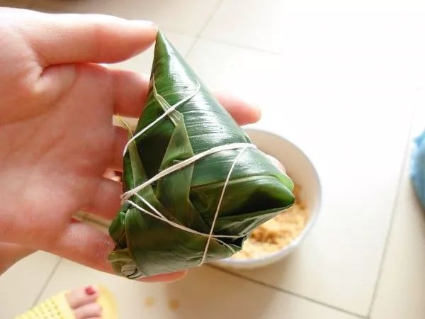 包粽子详细步骤指南，包粽子全步骤教程