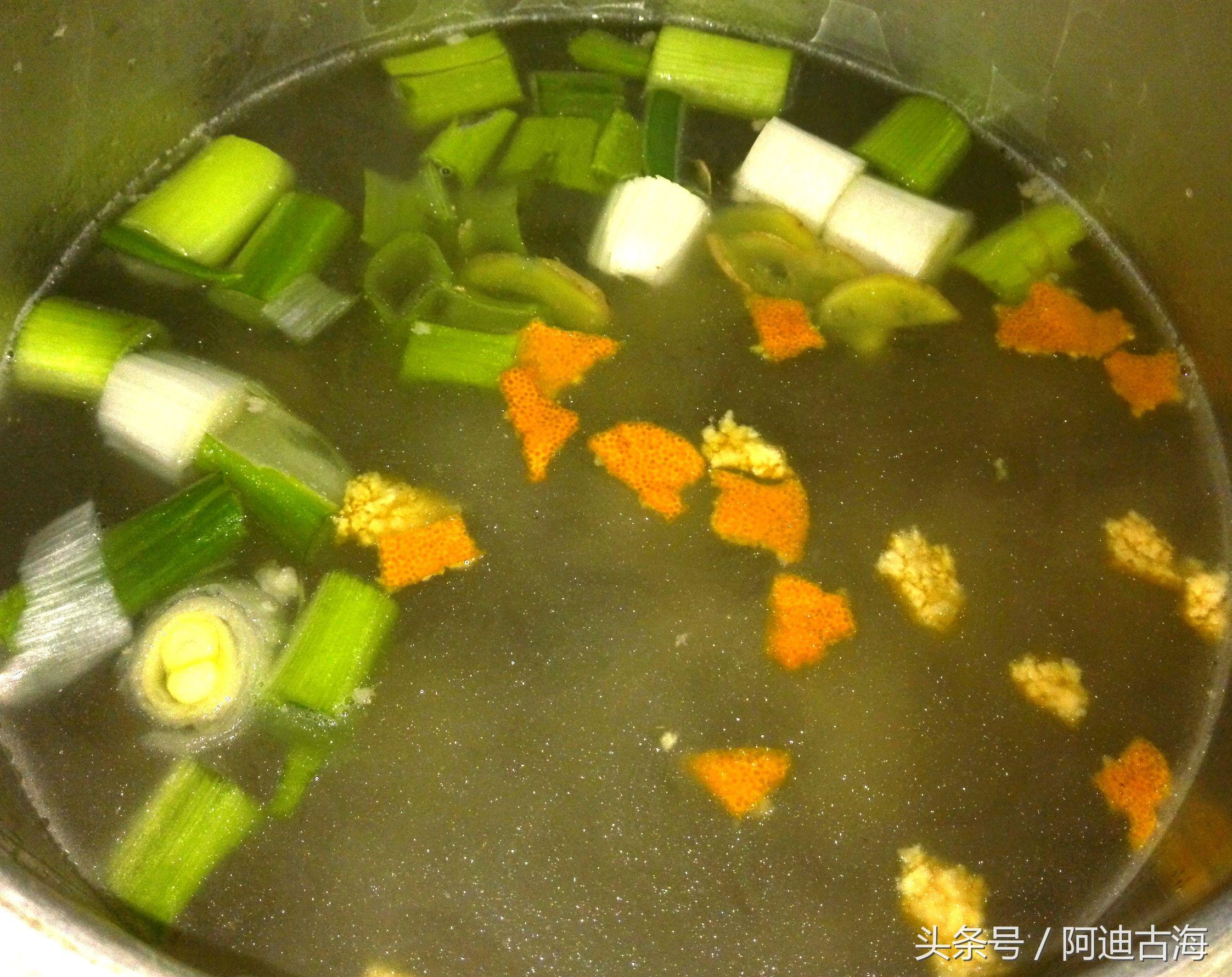 清炖排骨汤的做法，一道家常美食的细致烹饪指南，清炖排骨汤，家常美食细致烹饪指南